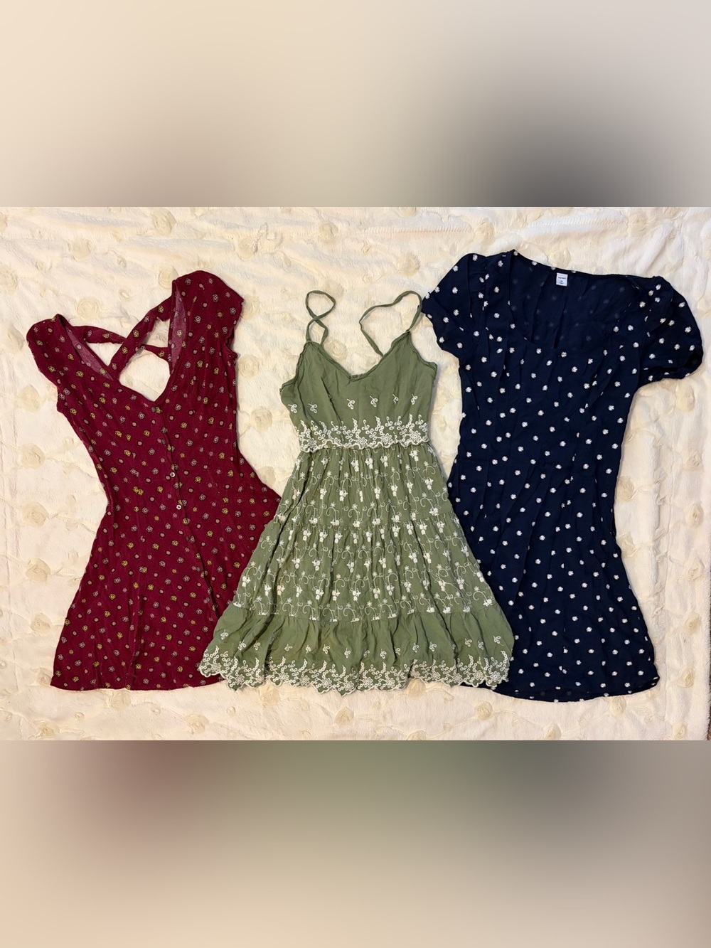 FLORAL! HOLLISTER, JS, Old Navy! Three Dresses! Adorable!! XS